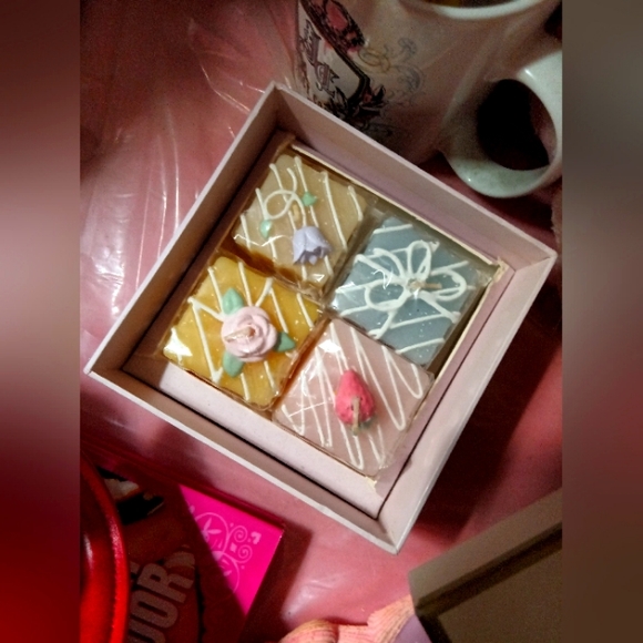 Juicy couture candles - Picture 2 of 2